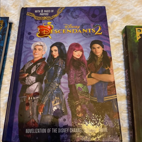 Set of 4 Descendants Books - Picture 2 of 5